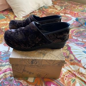 Dansko clogs size 41